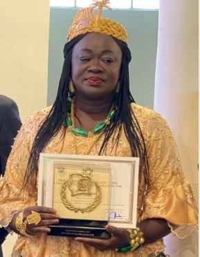 Mme Nobout Marina-2eme Meilleure PME 2025-Temoins Sans Frontieres Mme Nobout Marina Meilleure 2eme PME -directrice de OHEL International- Temoins Sans Frontières