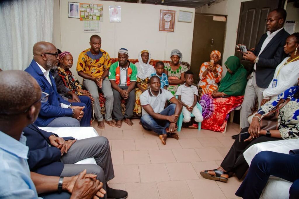 tsf media presse visite de compassion du ministre Amadou Koné à la famille du livreur