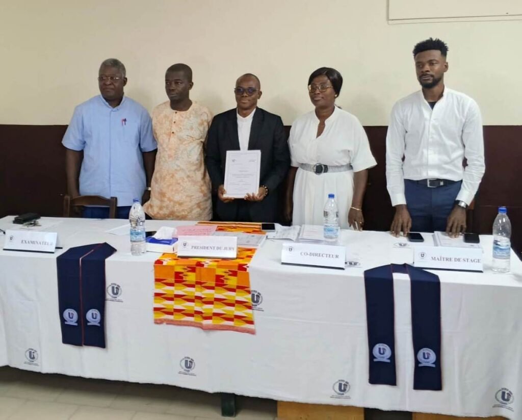 Père TRAORE- reussite de la Soutenance avec les membres du jury
