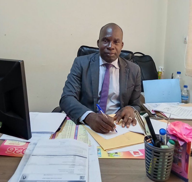 Mr Kouassi , chef d'établissement du groupe scolaire Primus