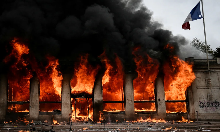 Office de tourisme de Lyon ravagé par des flammes- samedi 17 octobre 2026.-tsf media presse